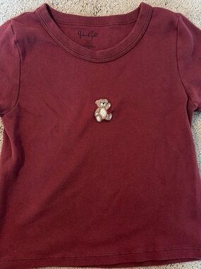 BRANDY MELVILLE embroidered teddy bear maroon cropped tee